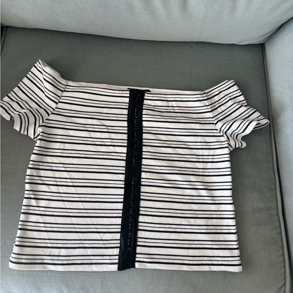 Topshop Black and White crop top( almost off shoulder) (NWOT)